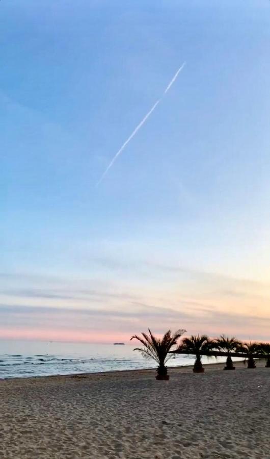 Dream On The Beach Apartment Cavallino-Treporti Bagian luar foto